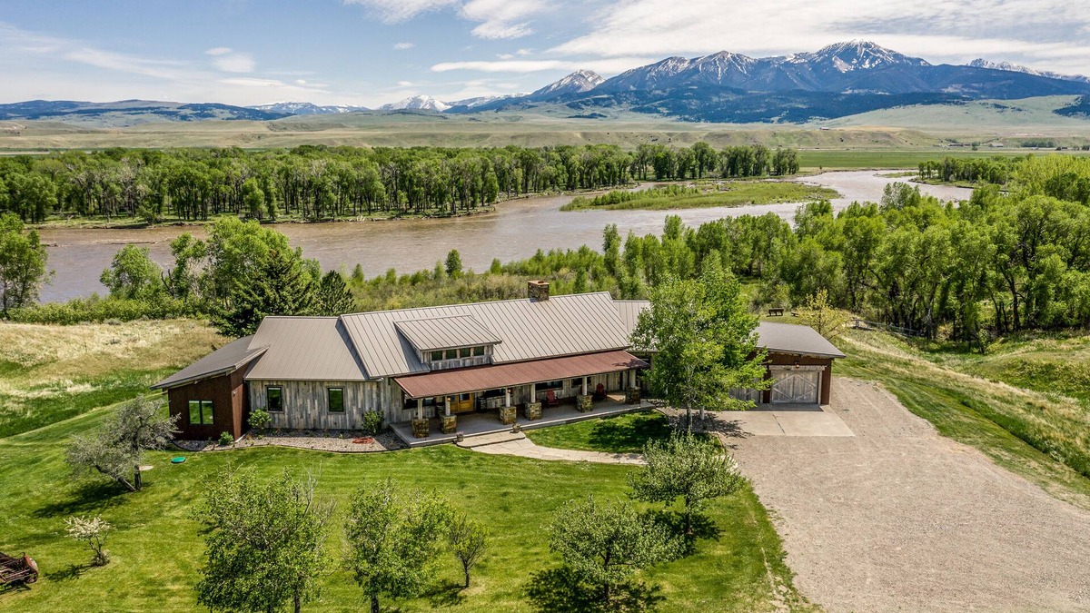 Livingston House | Enjoy your own stretch of the Yellowstone at Mayfly Manor