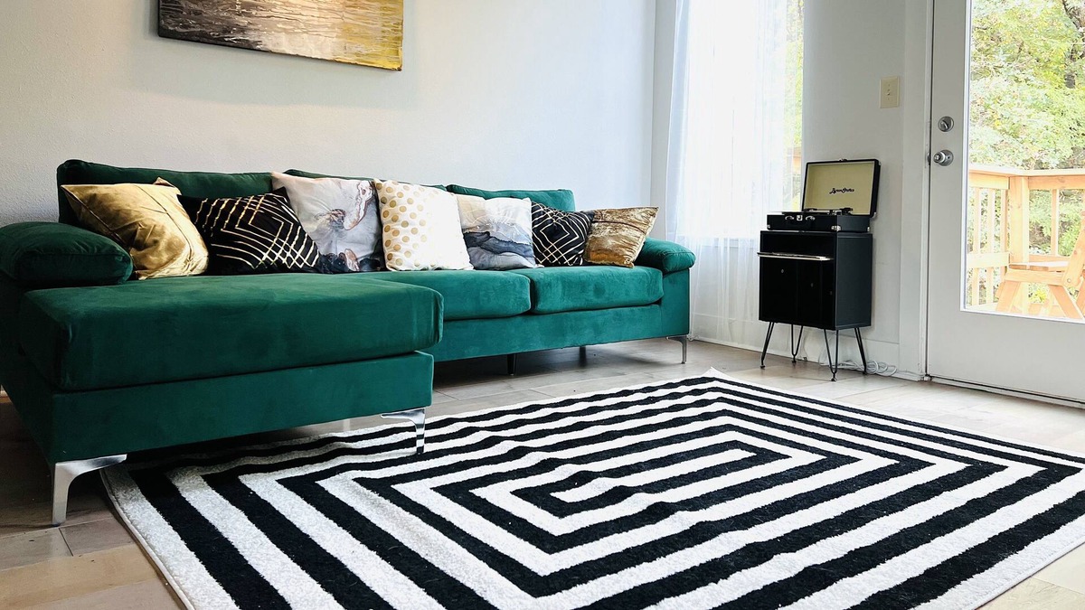 Era House | Enjoy your stay in a relaxing, scenic 1 bedroom getaway retreat!