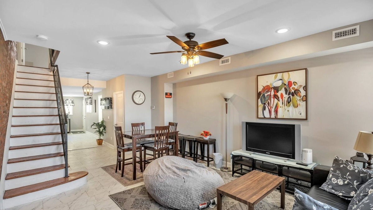 Fishtown House | Enjoy Your Stay in this Amazing Location in Philadelphia! by RedAwning