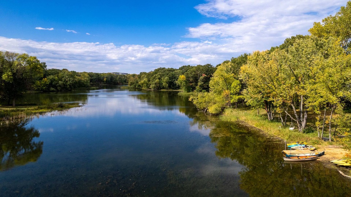 Inver Grove Heights House | Enjoy your private lake home just outside the cities!