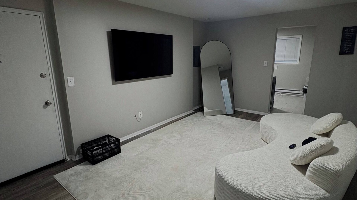 Hazel Park Apartment | Enjoyable 2-bedroom apartment with AC in Hazel Park