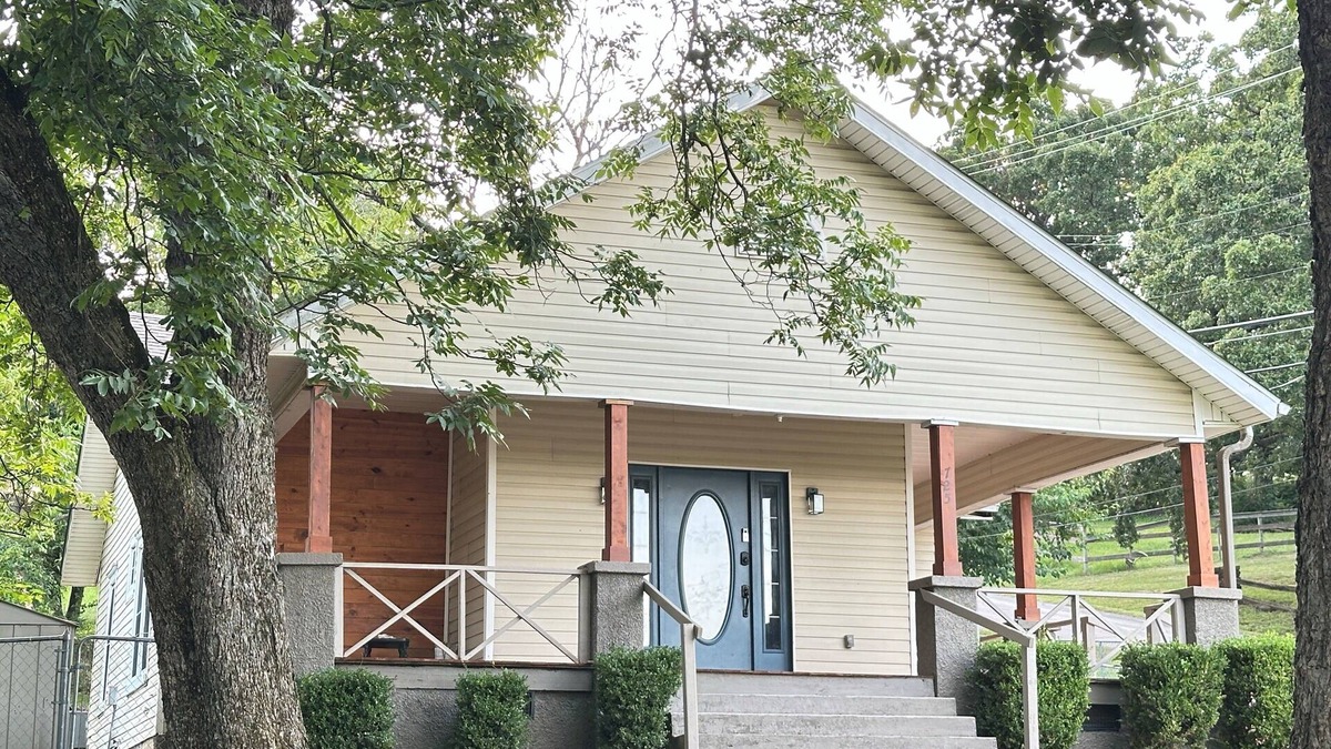 Van Buren House | Enjoyable 3-bedroom house with AC in charming Van Buren