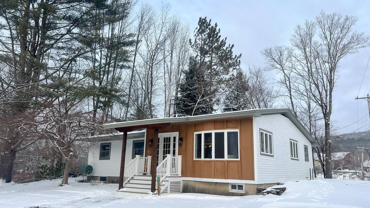 Ludlow Cabin | Enjoyable a cabin on the Black river with WiFi in Ludlow for a cozy stay