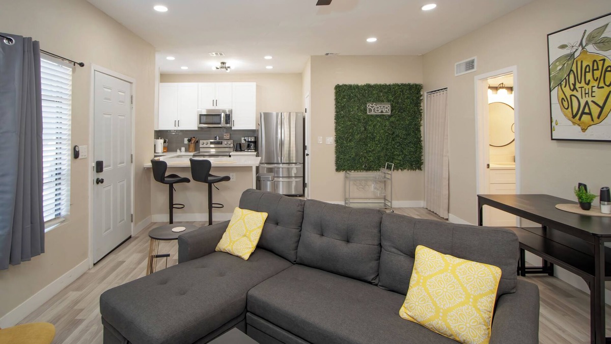 Tempe House | Enjoyable Lemon themed townhome with AC in vibrant Tempe