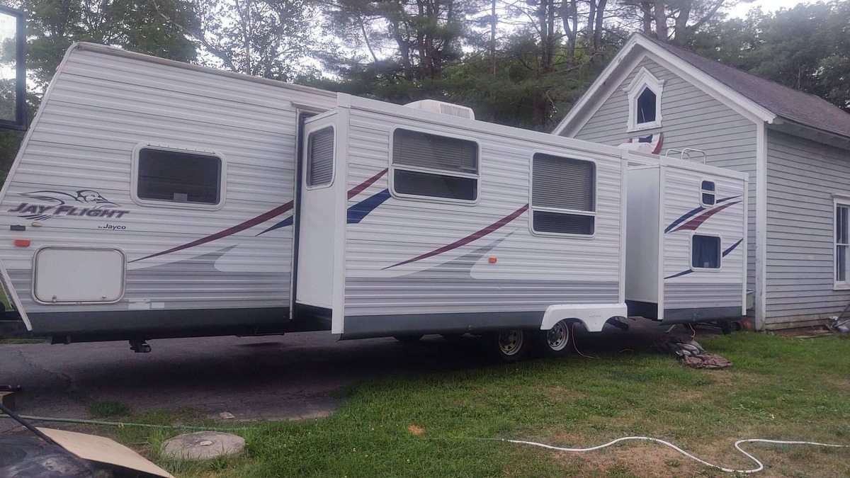 Edmeston House | Enjoyable RV with AC in Edmeston