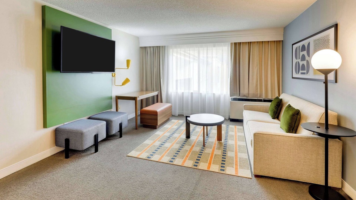 Oyster Point Hotel | Enjoyable Trip! Spacious and Pet-friendly Unit, Onsite Parking