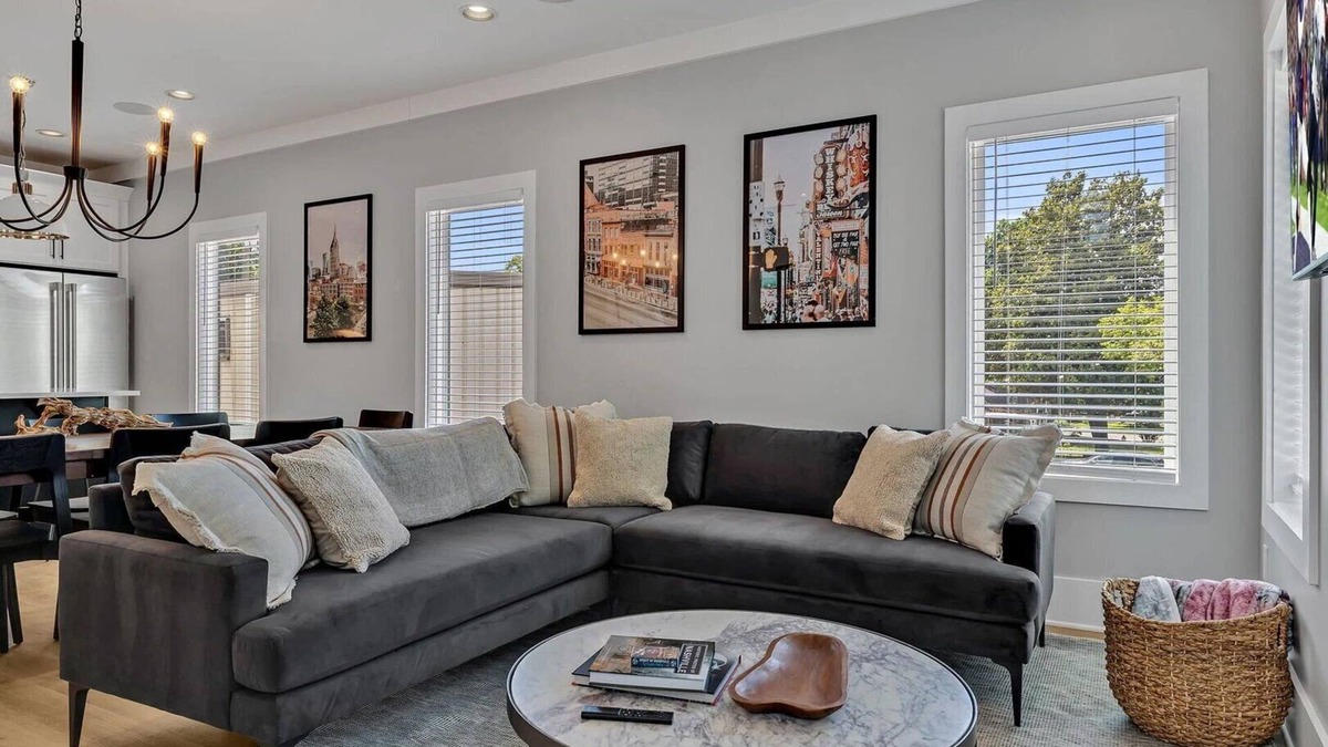 Berry Hill House | Ensemble-4 Unit Combo-8 mins to Broadway