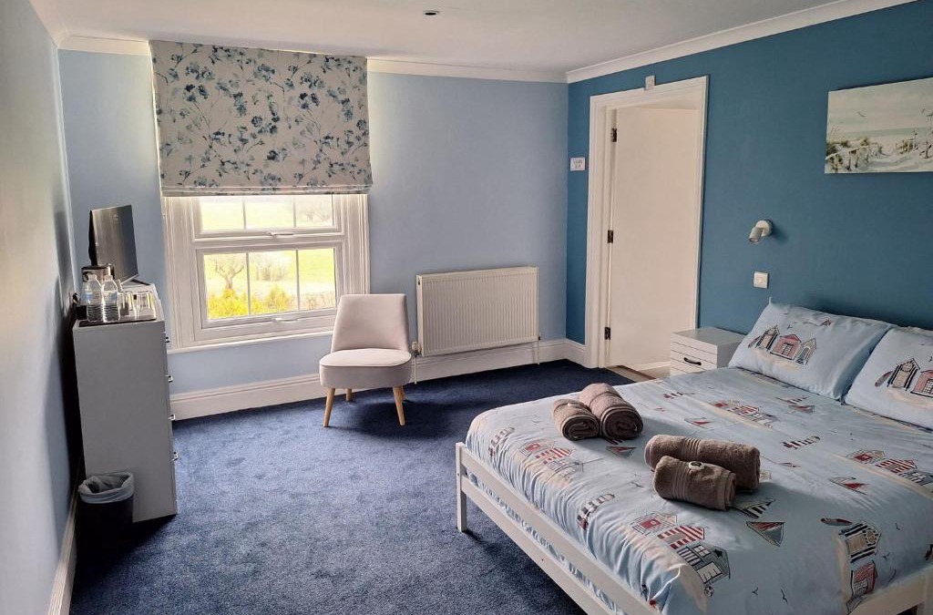 Cranleigh House | Ensuite Double Room with Countryside Views