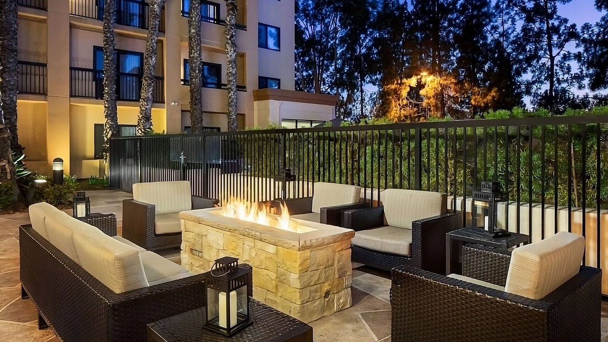 Laguna Hills Hotel | Ensuring a Very Comfortable & Memorable Stay! Near Heisler Park, Pet-Friendly