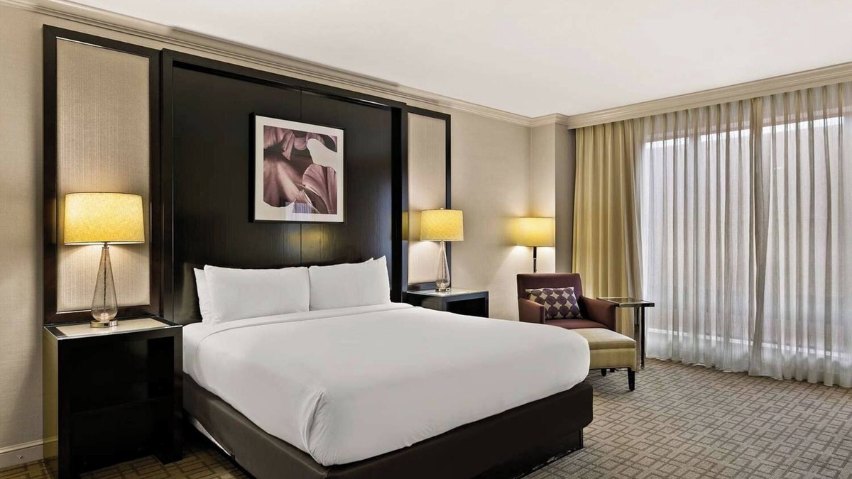 Downtown Baltimore Resort | Ensuring a Very Comfortable & Memorable Stay! Near Camden Yards, Pet-Friendly