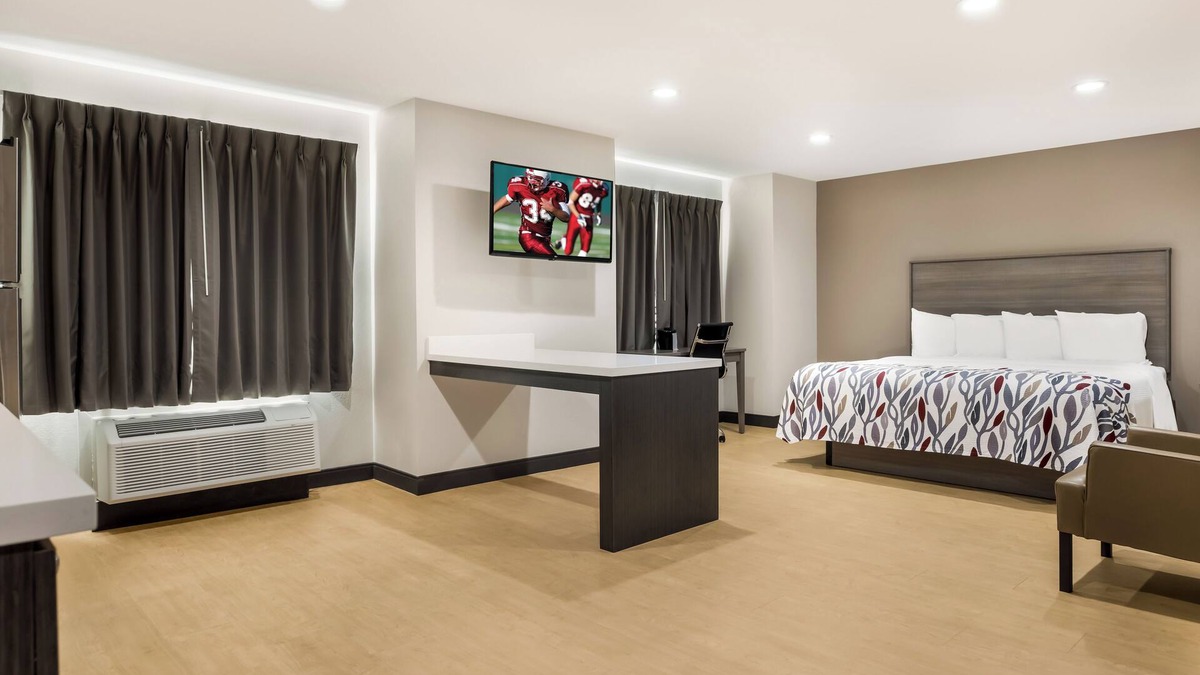 Sulphur Hotel | Ensuring a Very Comfortable & Memorable Stay! Free Parking, Pets Allowed!