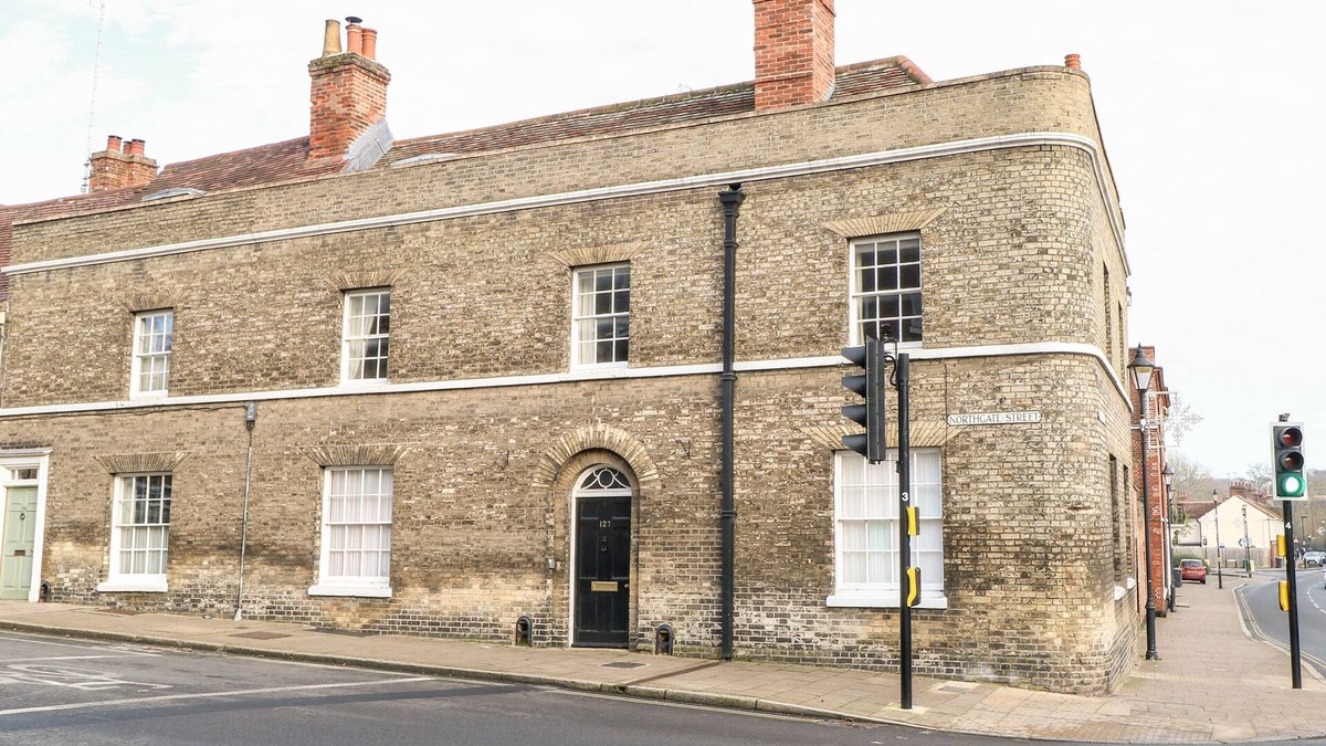 Bury St Edmunds Cottage | ENTERPRISE HOUSE, character holiday cottage in Bury St Edmunds