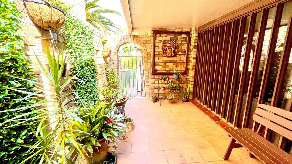 Bateau Bay House | Entertainers Delight - minutes from cafes & shops