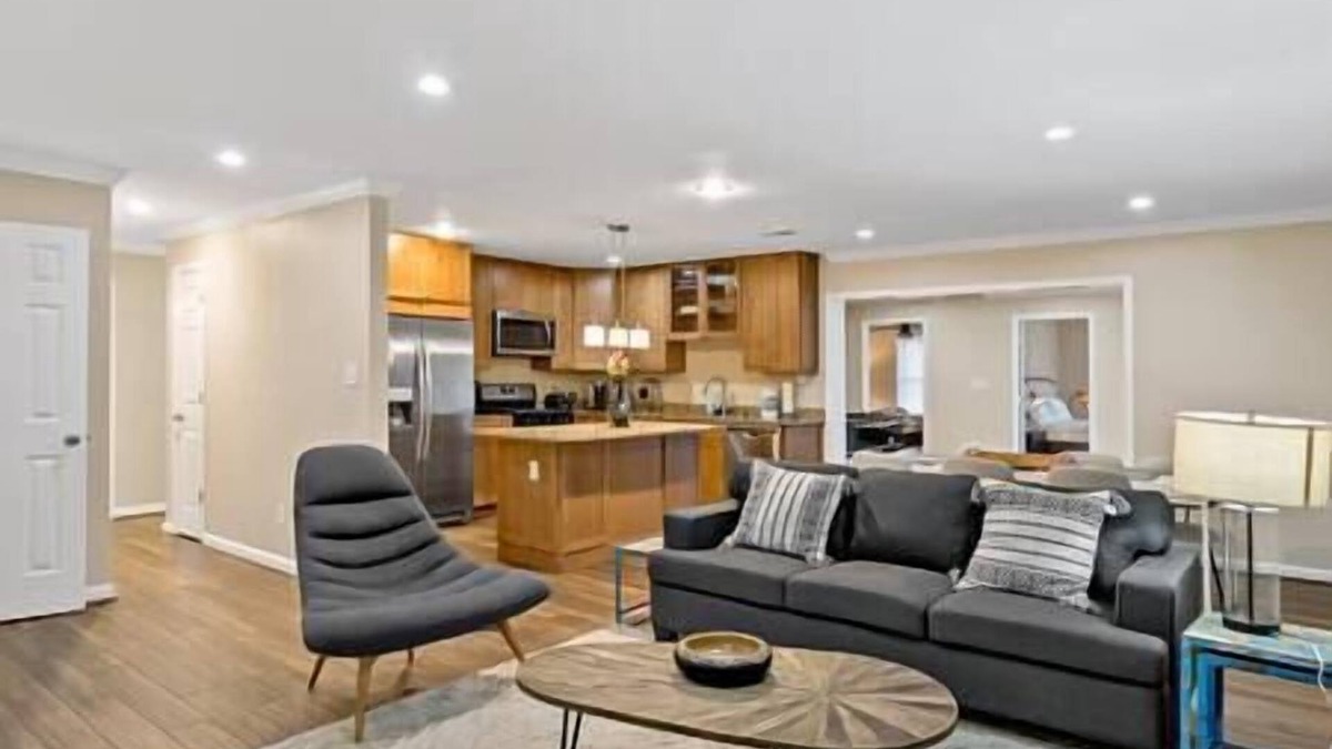 Springfield House | Entertaining | 5 Bedrooms | Luxury | DC Vibe