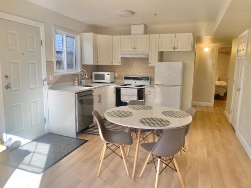 Port Coquitlam Apartment | Entire 1Bed 1Bath Suite Coquitlam Centre