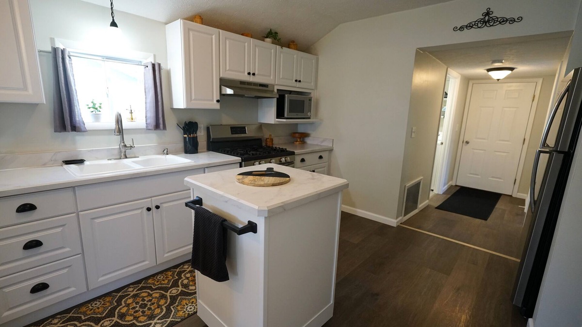 Elyria House | Entire 2 Bedroom Home