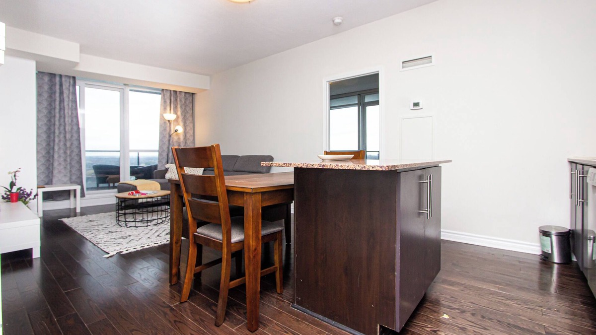 Bayview Village Apartment | Entire 2 Bedroom unit/Parking/Bayview & Sheppard