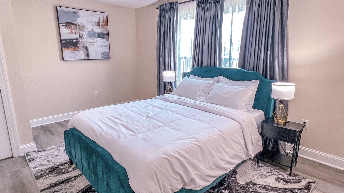 Christiansburg House | Entire 2 Bedroom Modern Home, 9 Minutes Drive to VT and I-81!