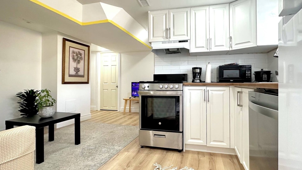 Waterloo Apartment | Entire 2BR Parking, laundry, Wifi, Full kitchen, TV, Disney+ streaming services