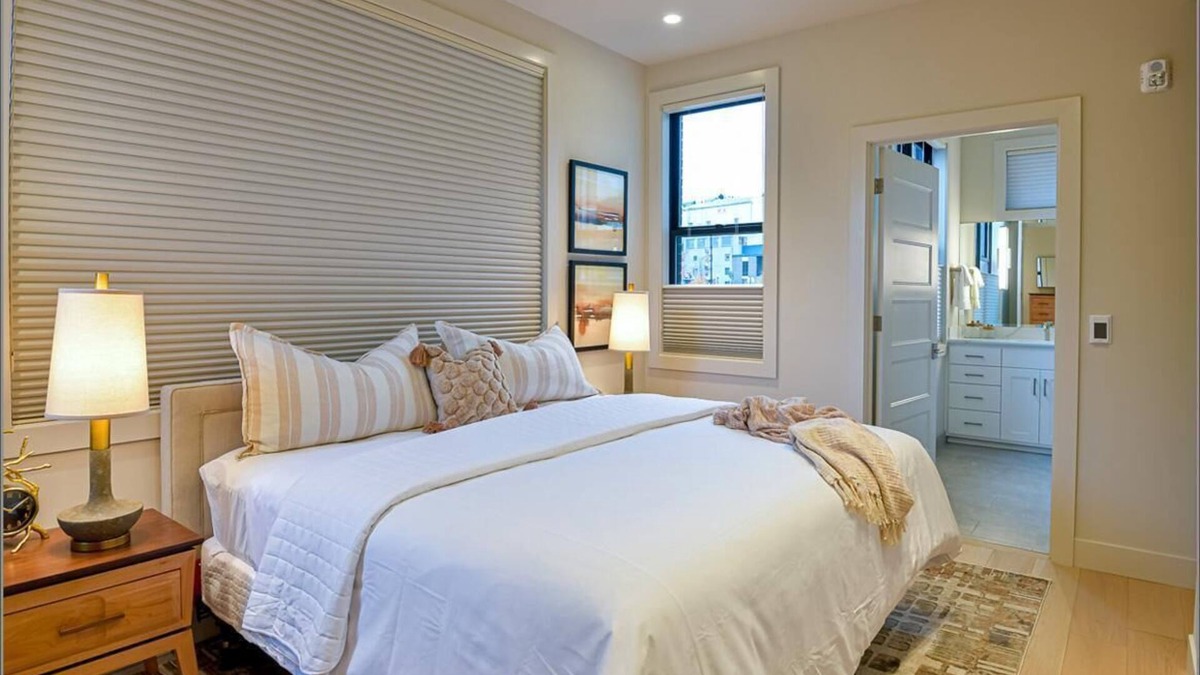 Ashland Cabin | Entire 2nd floor of Plaza North with 3 separate suites each with its own kitchen and bedrooms.