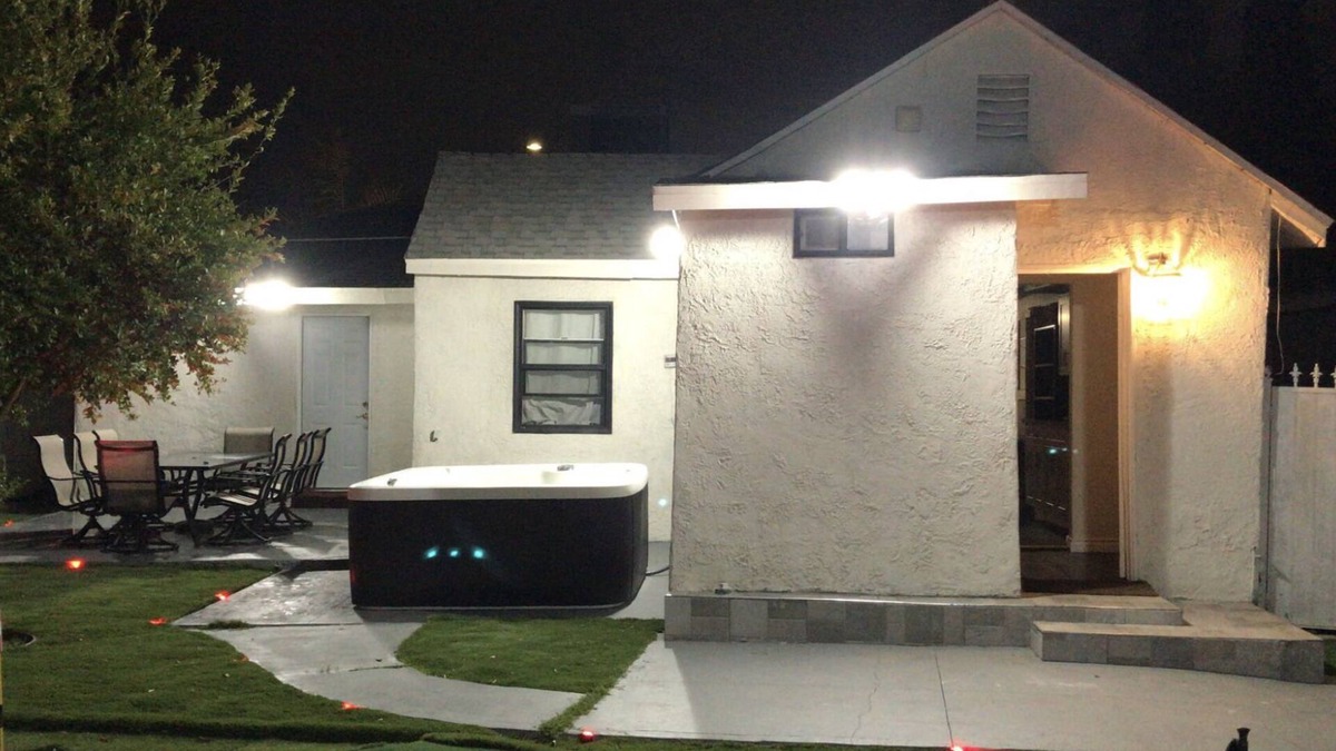 Pacoima House | Entire 3 Bedroom Home with Golf Putting & hot spa