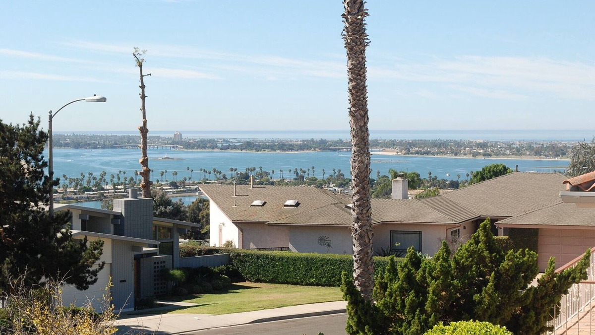 Bay Park House | Entire 3 bedrooms guest property, near Pacific Beach, Downtown,Seaworld,LaJolla