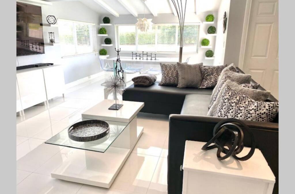 Hollywood Lakes House | Entire 3br 2ba House Pet Friendly Close to Beach