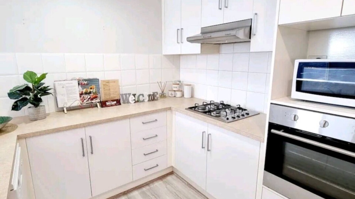 Berwick House | Entire 4 bedroom Berwick home, no sharing