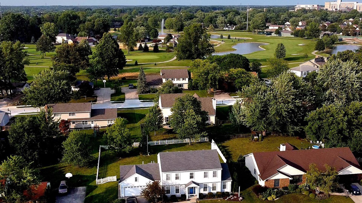 Fort Wayne House | Entire 5 Bedroom Home in Golf Community - 12 Beds - ASK ABOUT DISCOUNT
