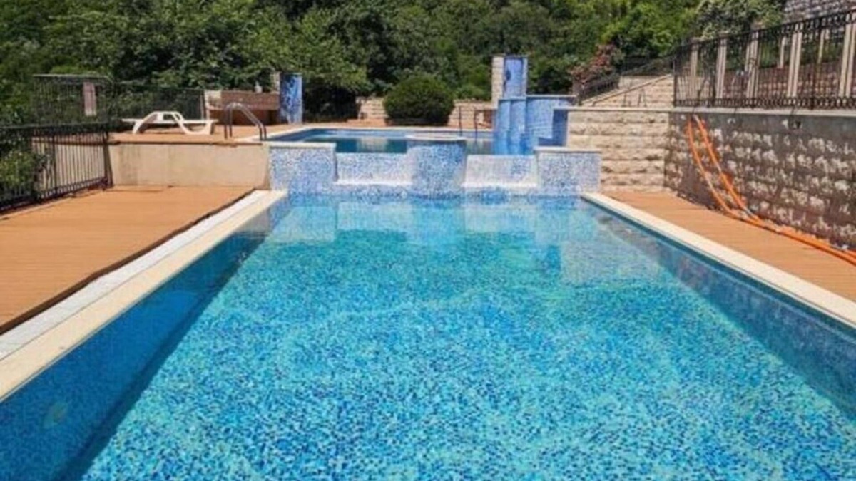 Topla Apartment | Entire Apartment in Herceg Novi. Swimming Pool, Nature Trail and nearby stream.
