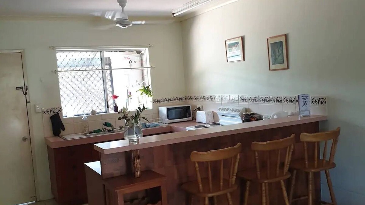 The Gardens House | Entire apartment with garden close to city.