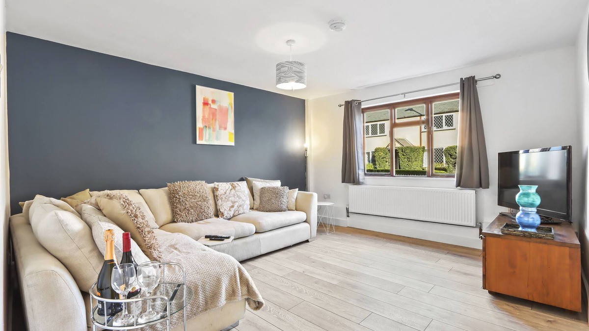 Ramsey House | 🌟 Entire Beautiful Home In The Heart Of Bury 🏡