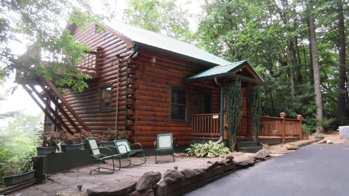 Screamer Mountain Cabin | Entire cabin for rent, 30-day minimum stay.