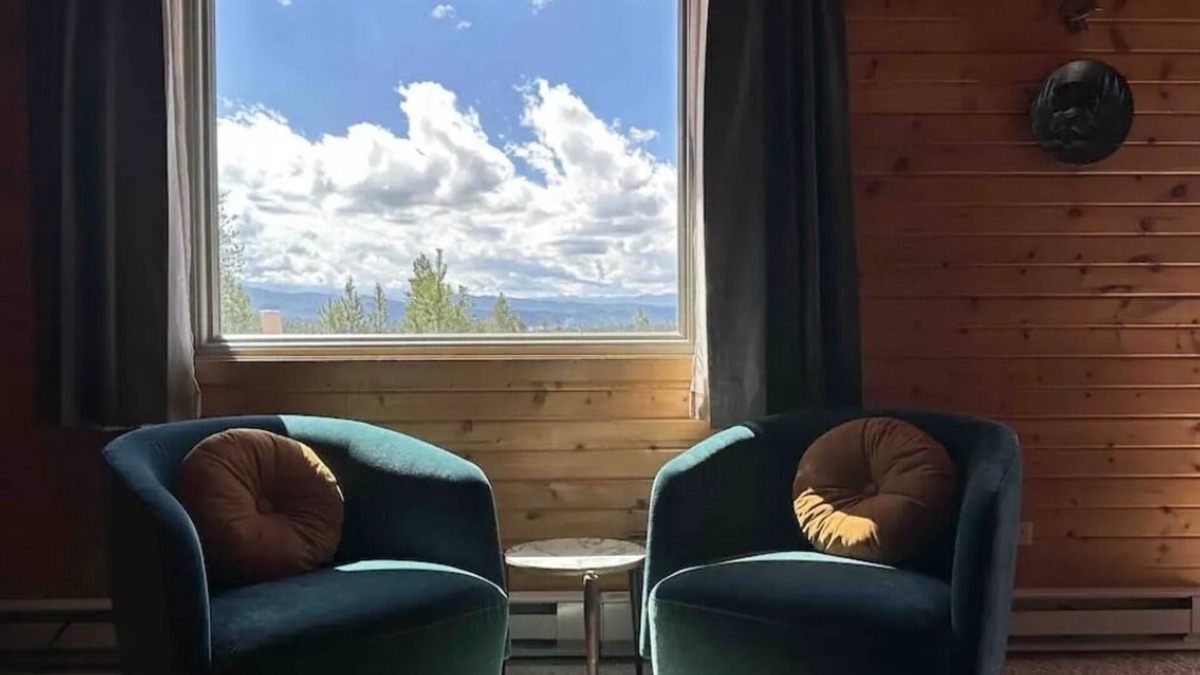 Grand Lake Cabin | Entire Cabin: Step Back in Time at The Piney Lodge