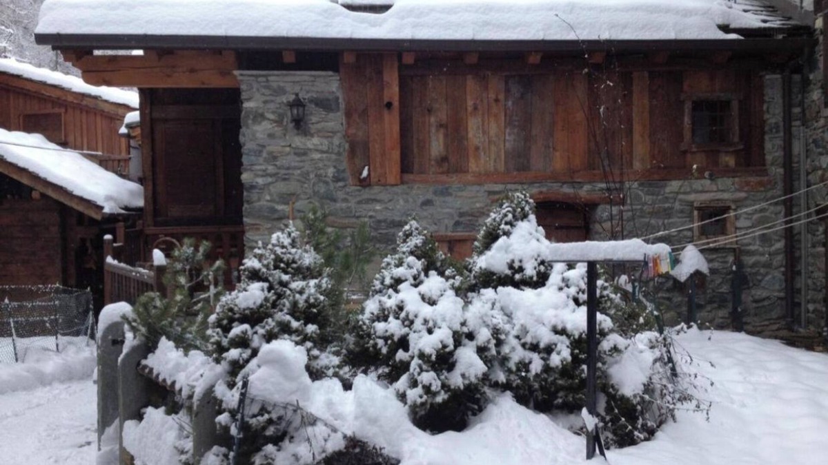 Valtournenche Ski Chalet | Entire Chalet with fireplace. garden, Wi-Fi, adjacent to village center
