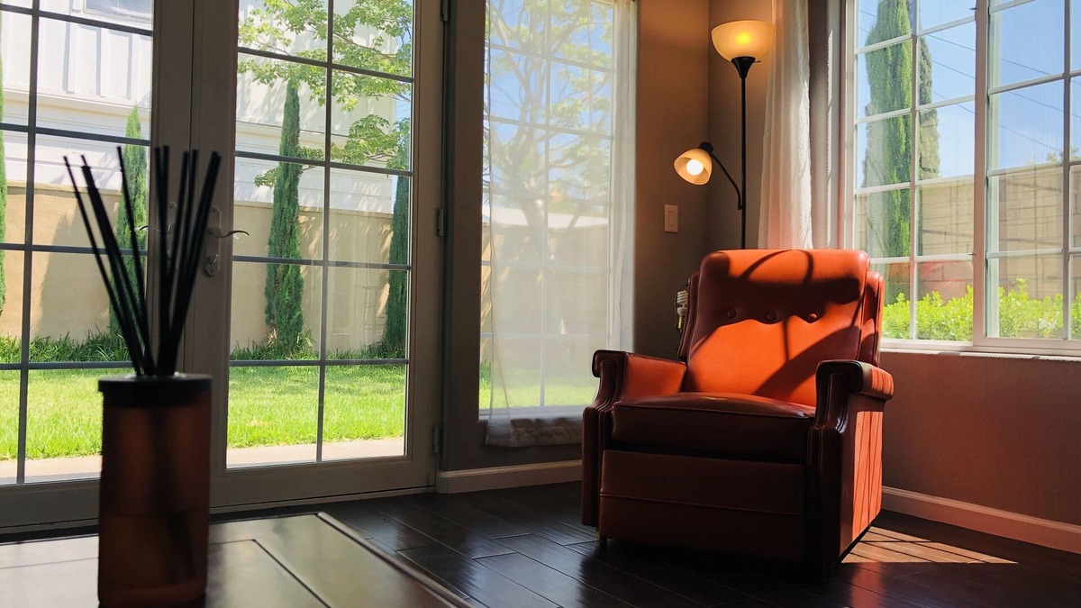 Anaheim Colony Historic District House | Entire charming stylish guest house -31 nights minimum - 25%OFF May-June