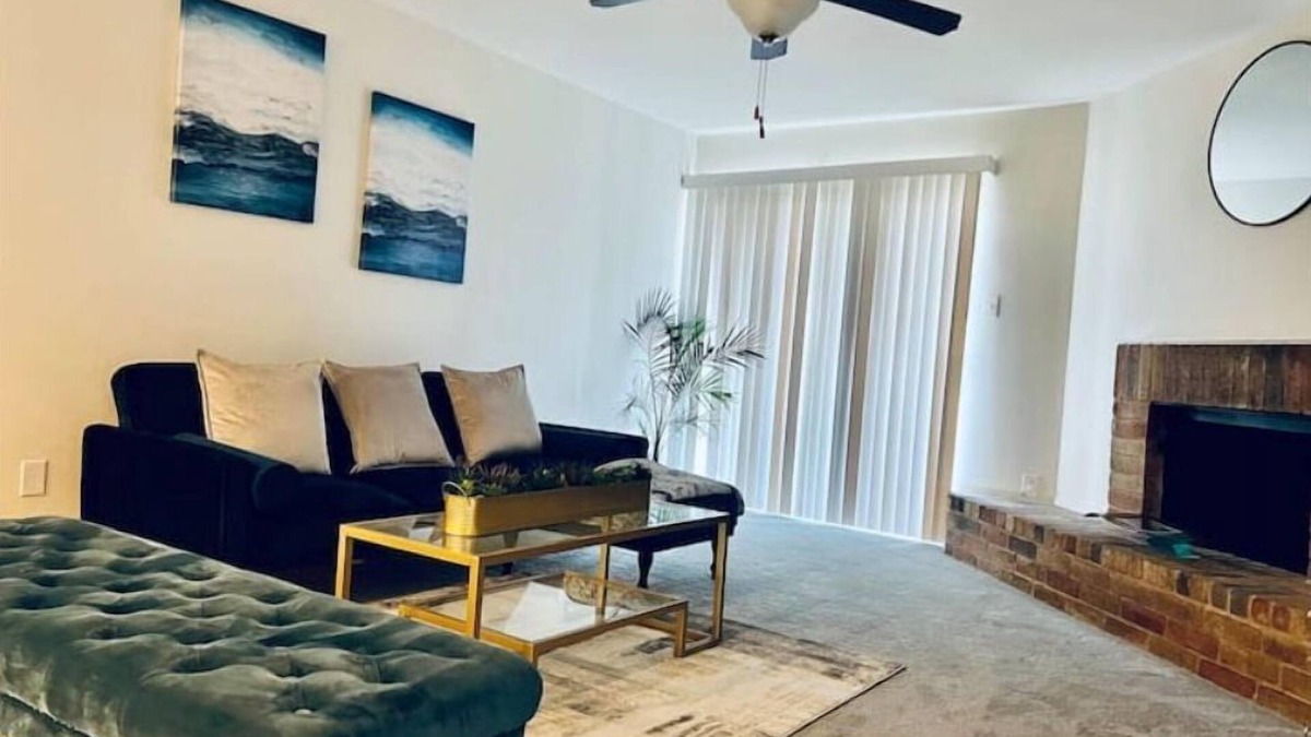 Clodine Condo | Entire Condo Terrace @ Bellaire & Kim Son next to park with pool, & tennis court