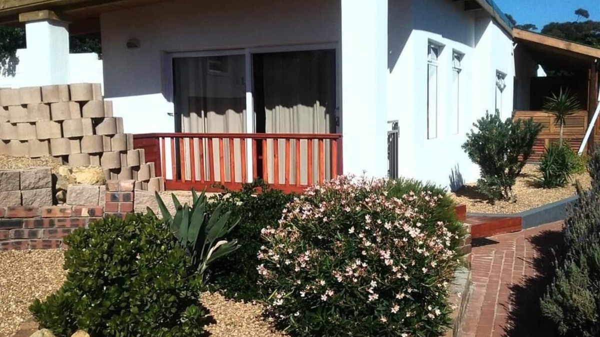 Helderberg Rural Cabin | ENTIRE cozy farm resort with a ocean view right out side your terrace W/4 BDRMn