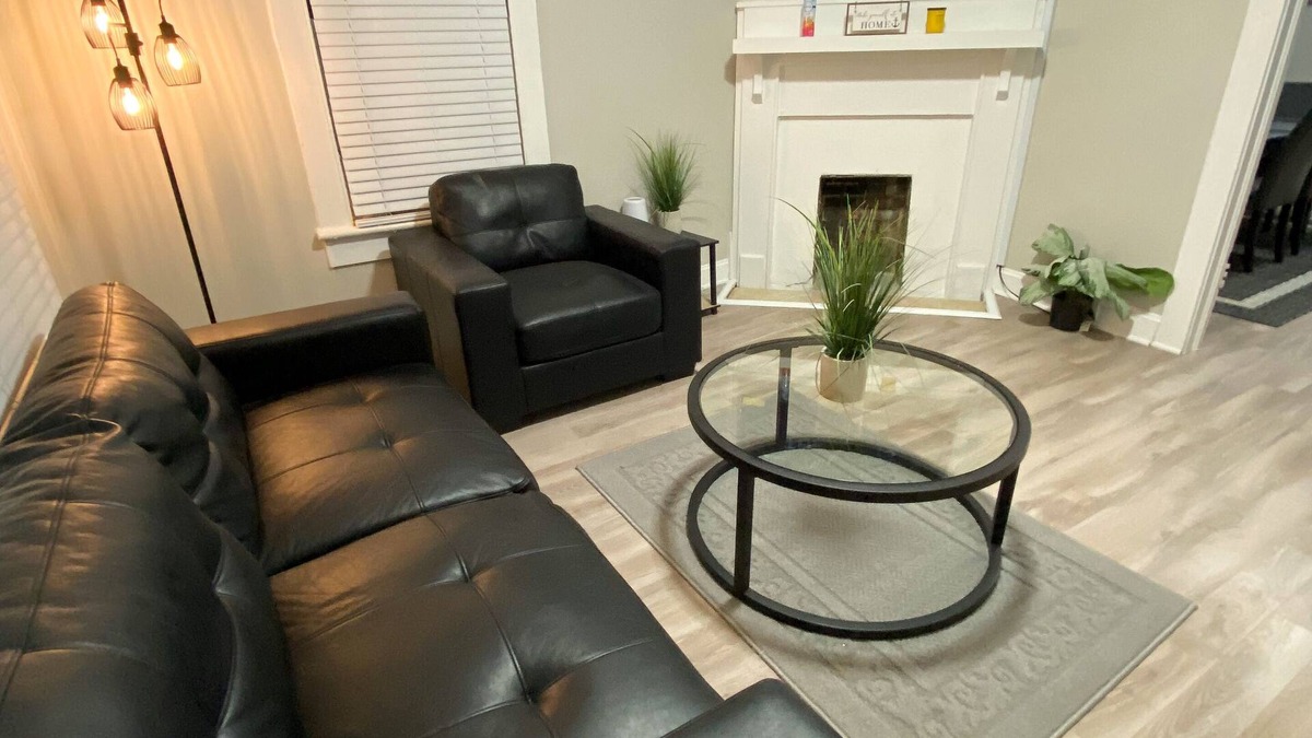 Greenville House | Entire Cozy Home Near ECU & Vidant Med Hospital!