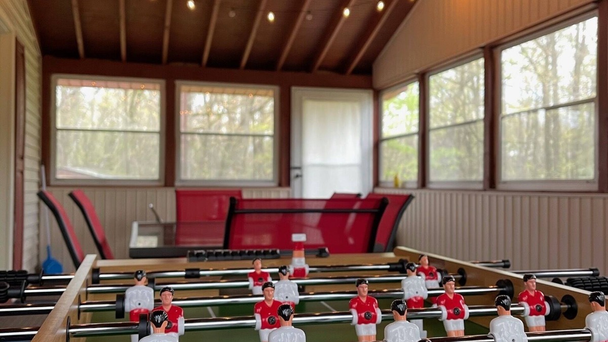 Long Pond Ski Chalet | Entire Cozy Pocono Chalet with fireplace, Firepit BBQ and games