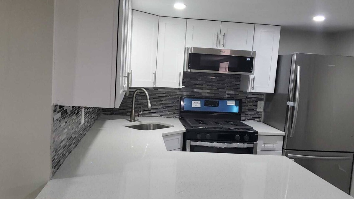 Queens House | Entire Cozy Home Away Apartment (Short Stay 3days message)