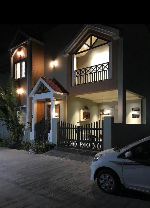 Raipur House | Entire Craftsman house with 2 Bedrooms kitchen and more