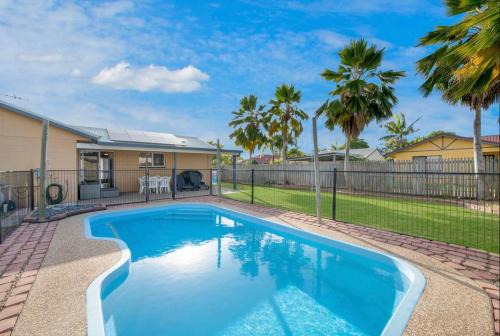 Mount Louisa House | Entire Family Home with private pool