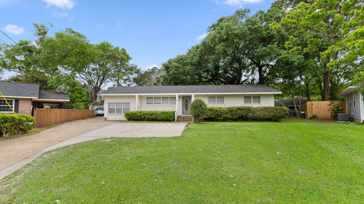 Mobile House | Entire Family Home with Projector & Pet-Friendly - sleeps 20