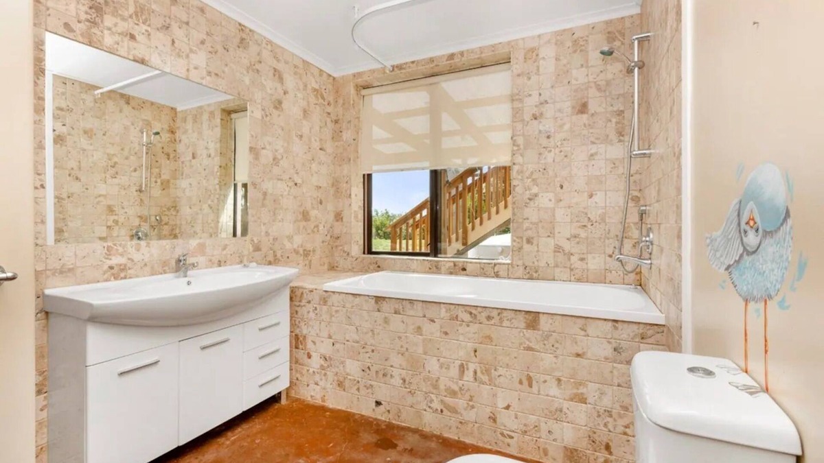 Raglan House | Entire floor 5 bedrs fire'sauna'icebath'breathworknn