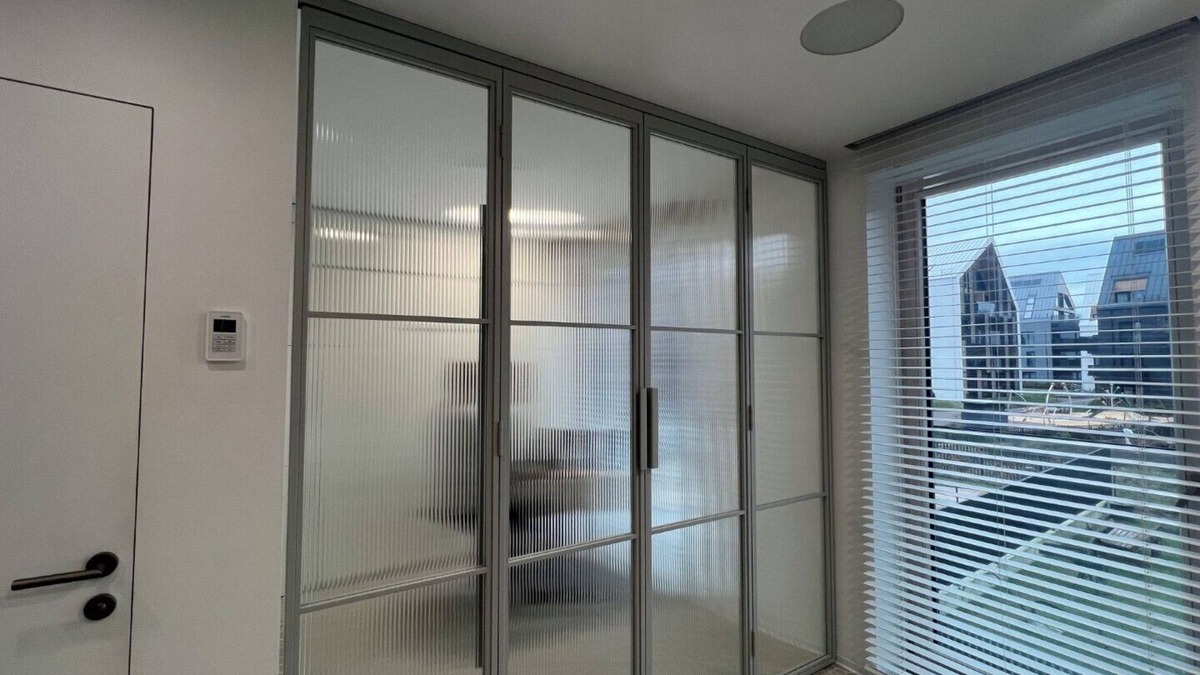Uzupis Apartment | Entire Green Studio 10 min walk to Old Town