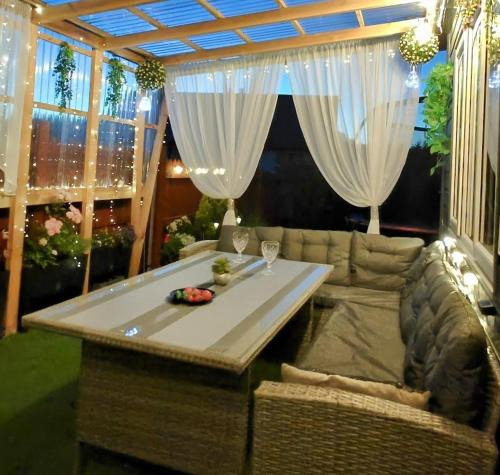 Bandon Apartment | Entire guest house in Bandon