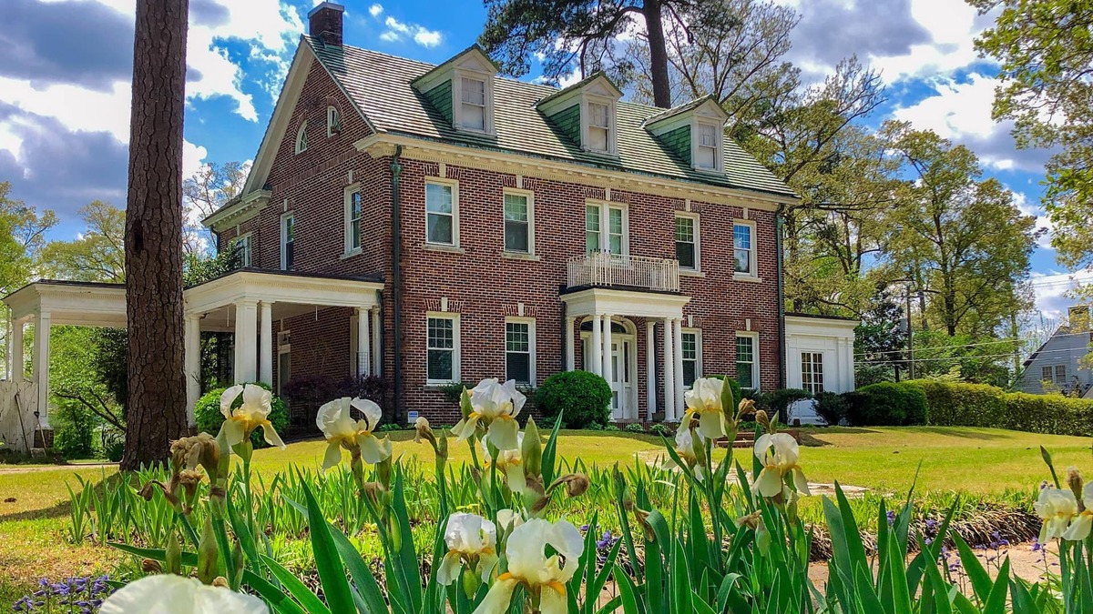 Goldsboro House | Entire Historic Home with 3620Sqft Perfect for Families