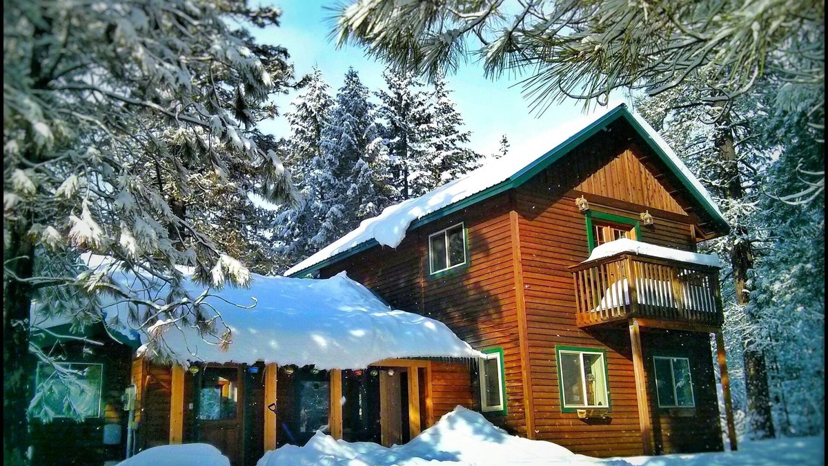 Leavenworth House | Entire Home and Covered Patio, Poofy's Paradise In Plain/Leavenworth