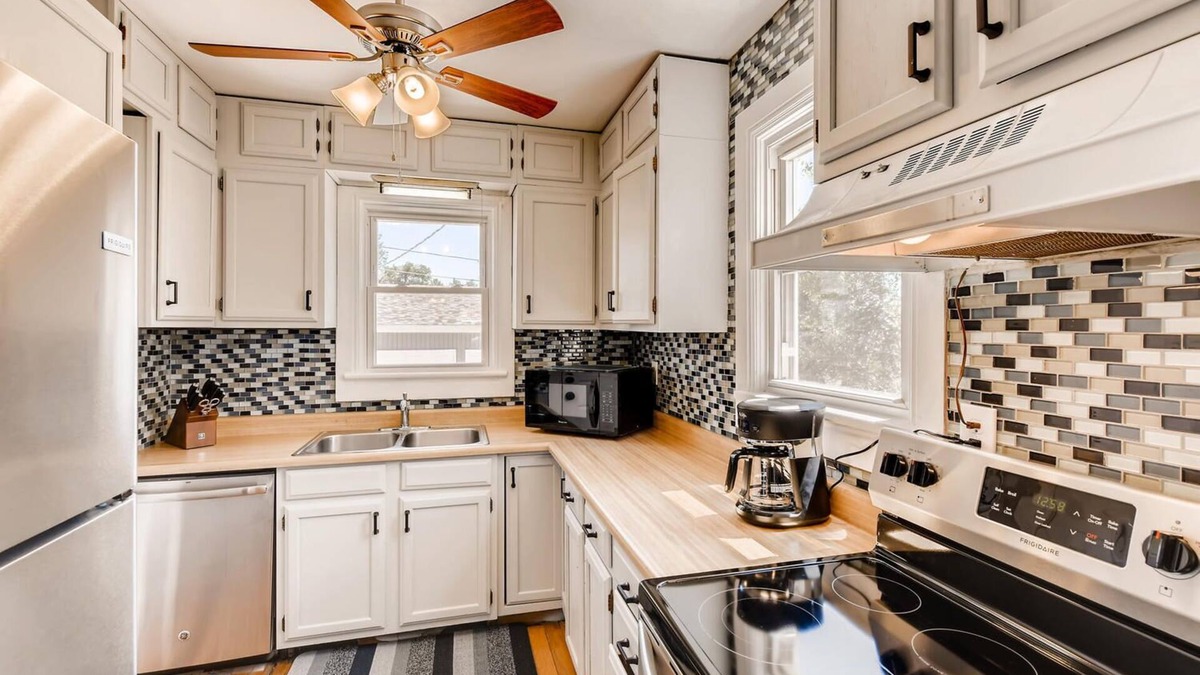 Edgewater House | Entire Home close to Sloan's Lake and Downtown Denver Large 3 car garage